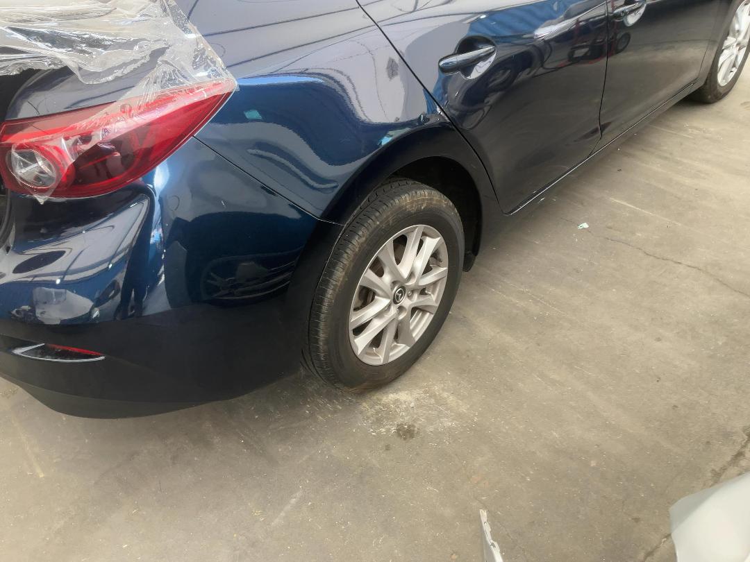 Photo '14' of Mazda Axela Hybrid