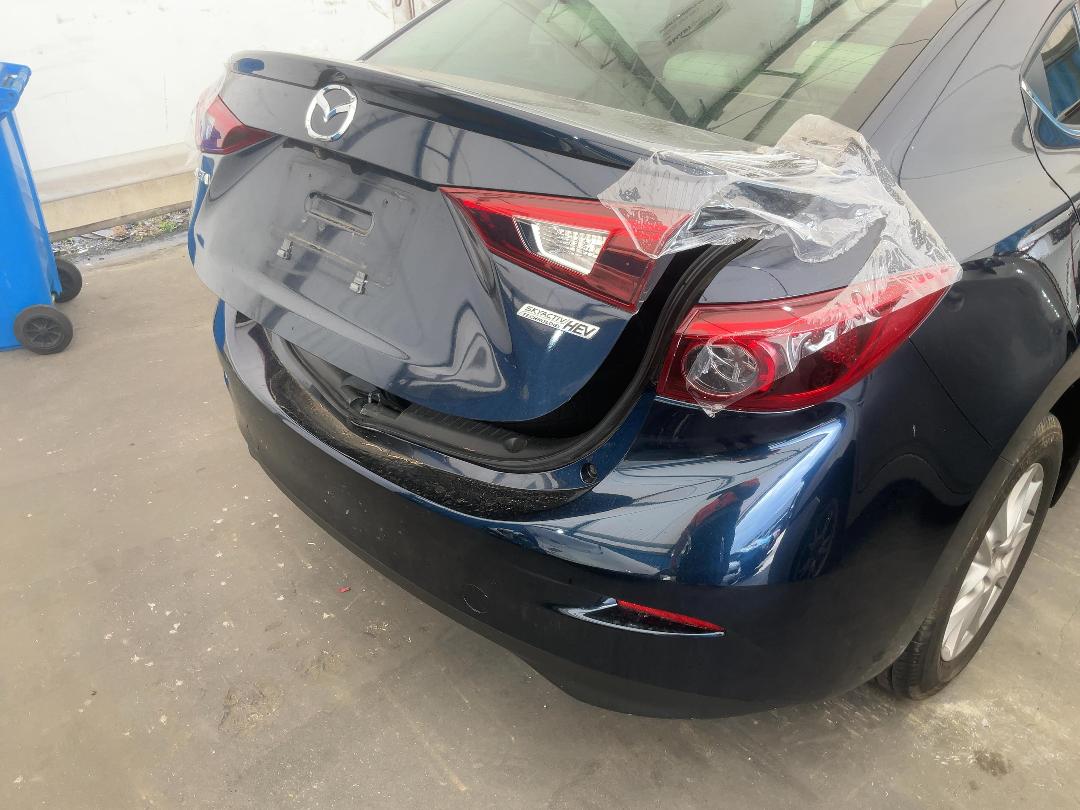 Photo '15' of Mazda Axela Hybrid