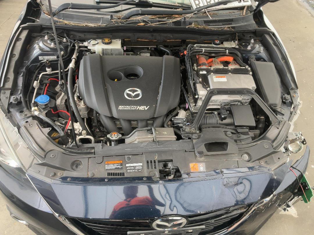 Photo '17' of Mazda Axela Hybrid