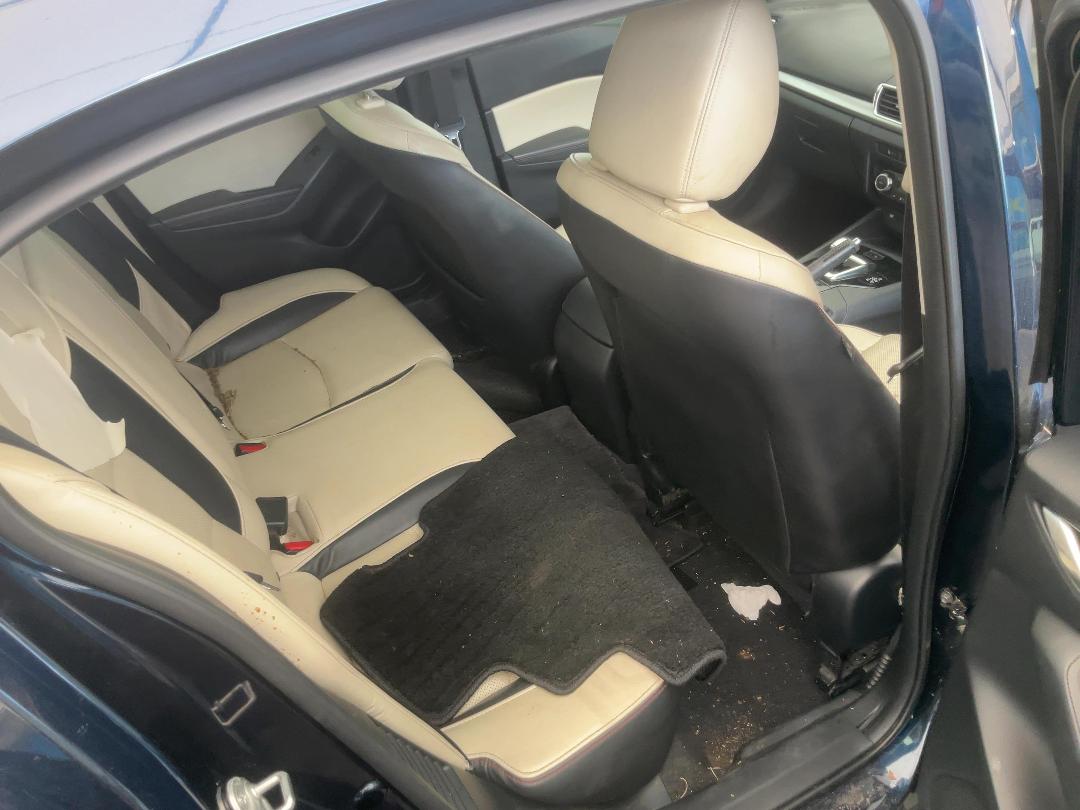 Photo '21' of Mazda Axela Hybrid