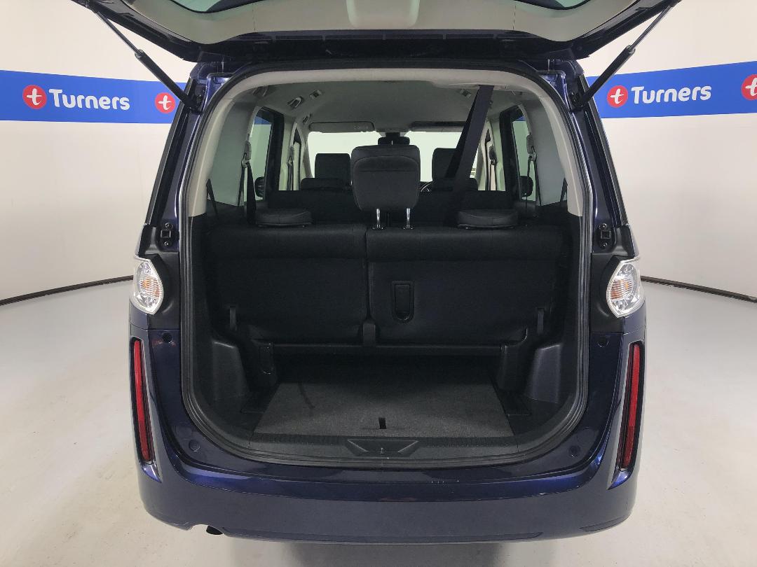 Photo '14' of Mazda Biante Photo '14' of Mazda Biante