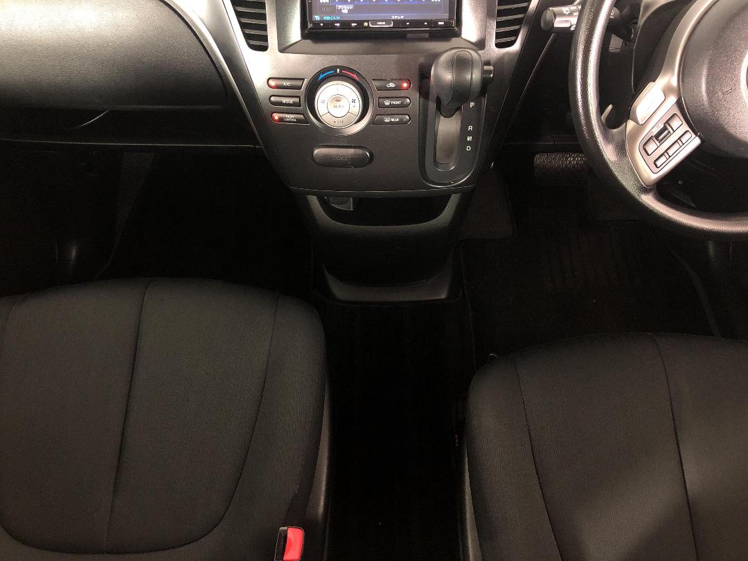 Photo '18' of Mazda Biante Photo '18' of Mazda Biante