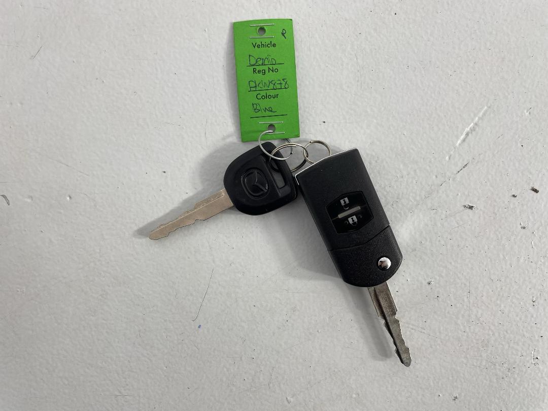 Photo '22' of Mazda Demio Photo '22' of Mazda Demio