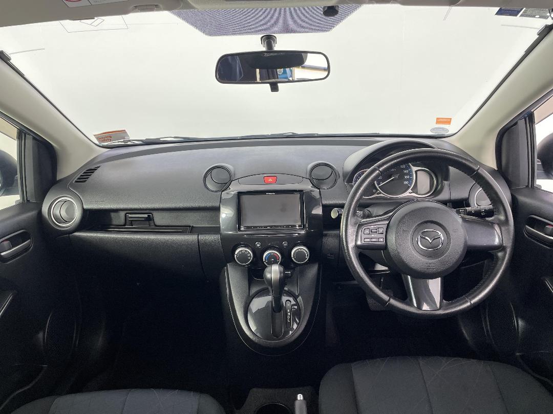 Photo '17' of Mazda Demio Photo '17' of Mazda Demio