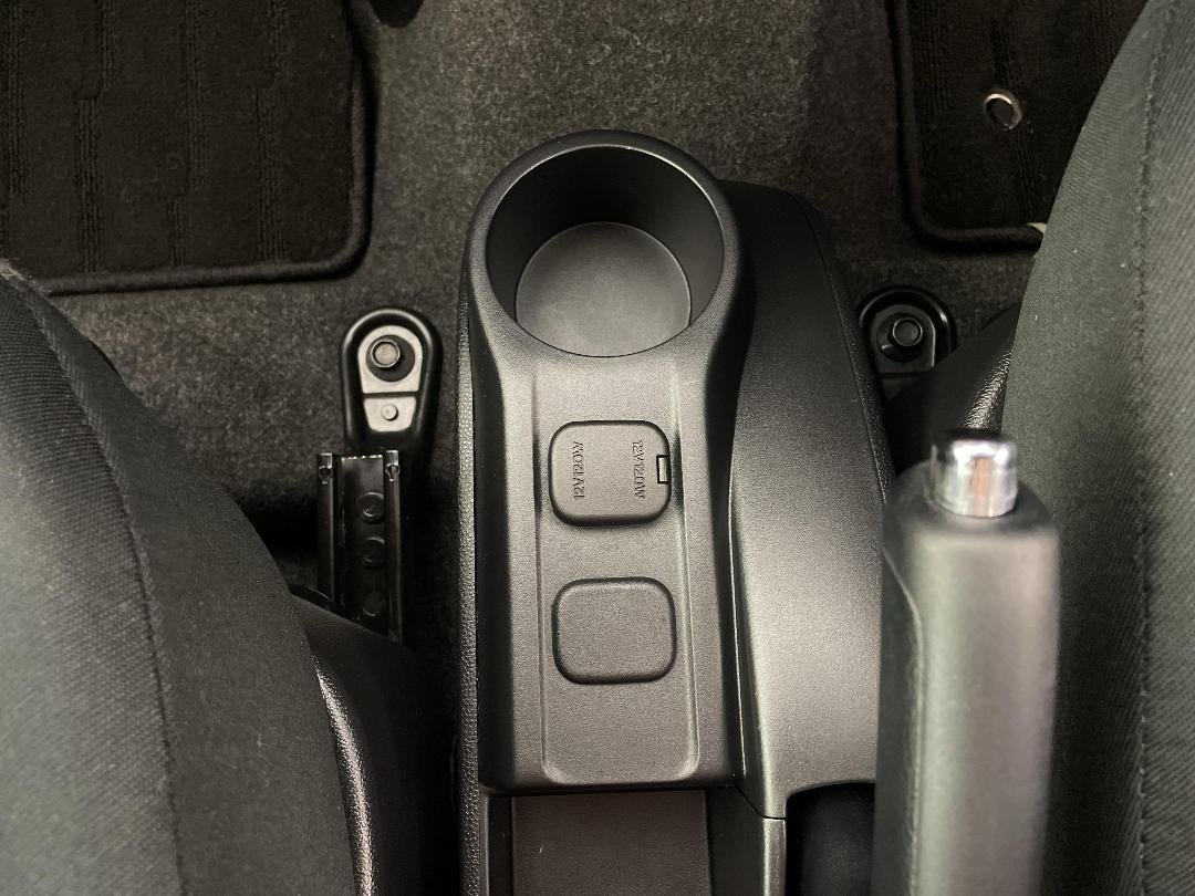 Photo '23' of Mazda Demio Photo '23' of Mazda Demio