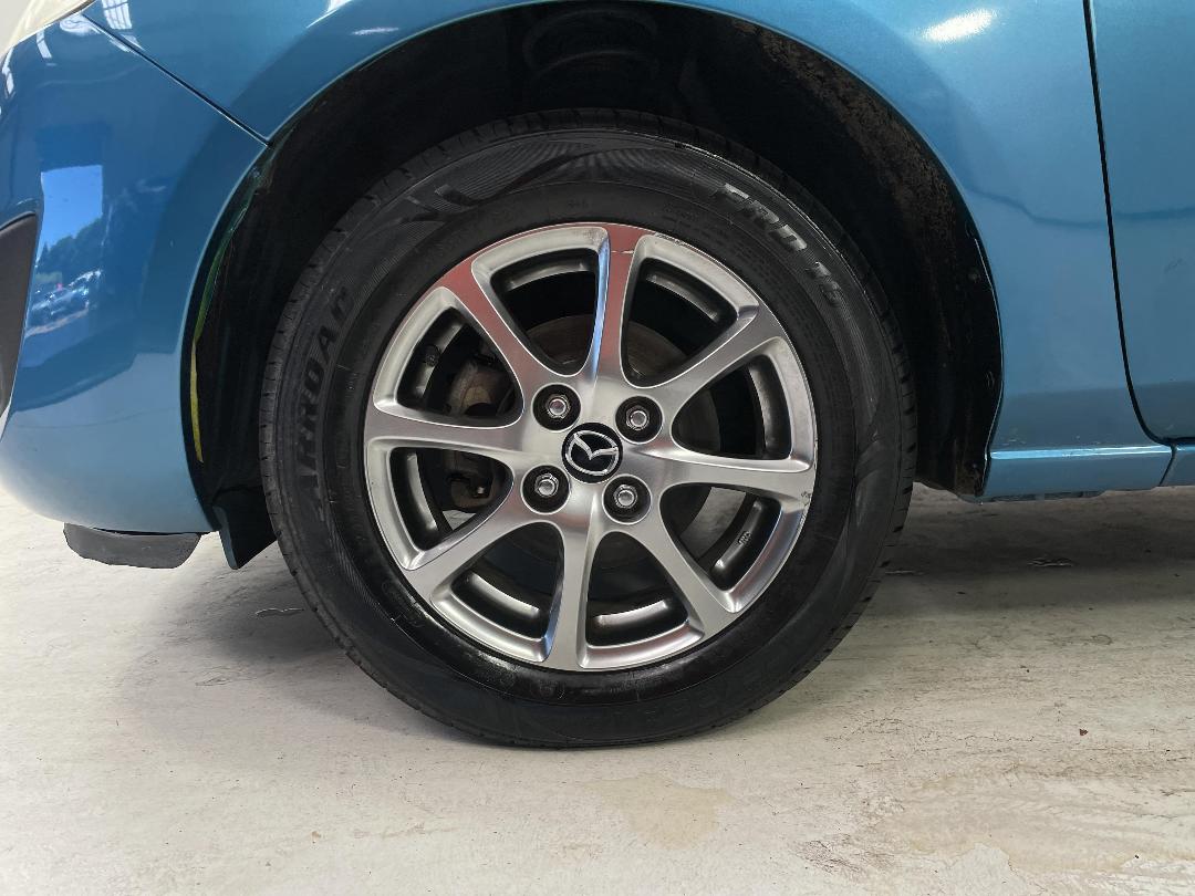 Photo '10' of Mazda Demio Photo '10' of Mazda Demio