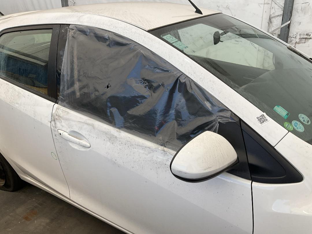 Photo '3' of Mazda Demio Photo '3' of Mazda Demio