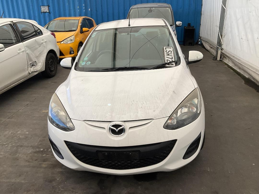 Photo '5' of Mazda Demio Photo '5' of Mazda Demio