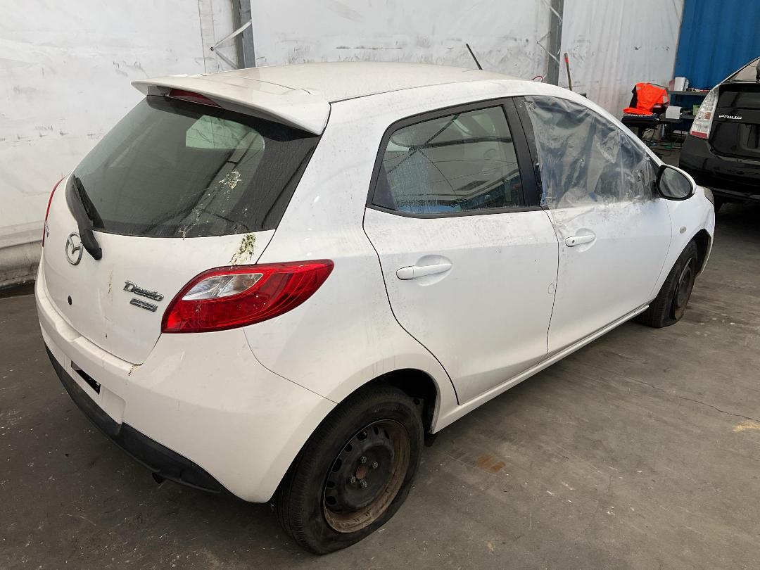 Photo '11' of Mazda Demio Photo '11' of Mazda Demio