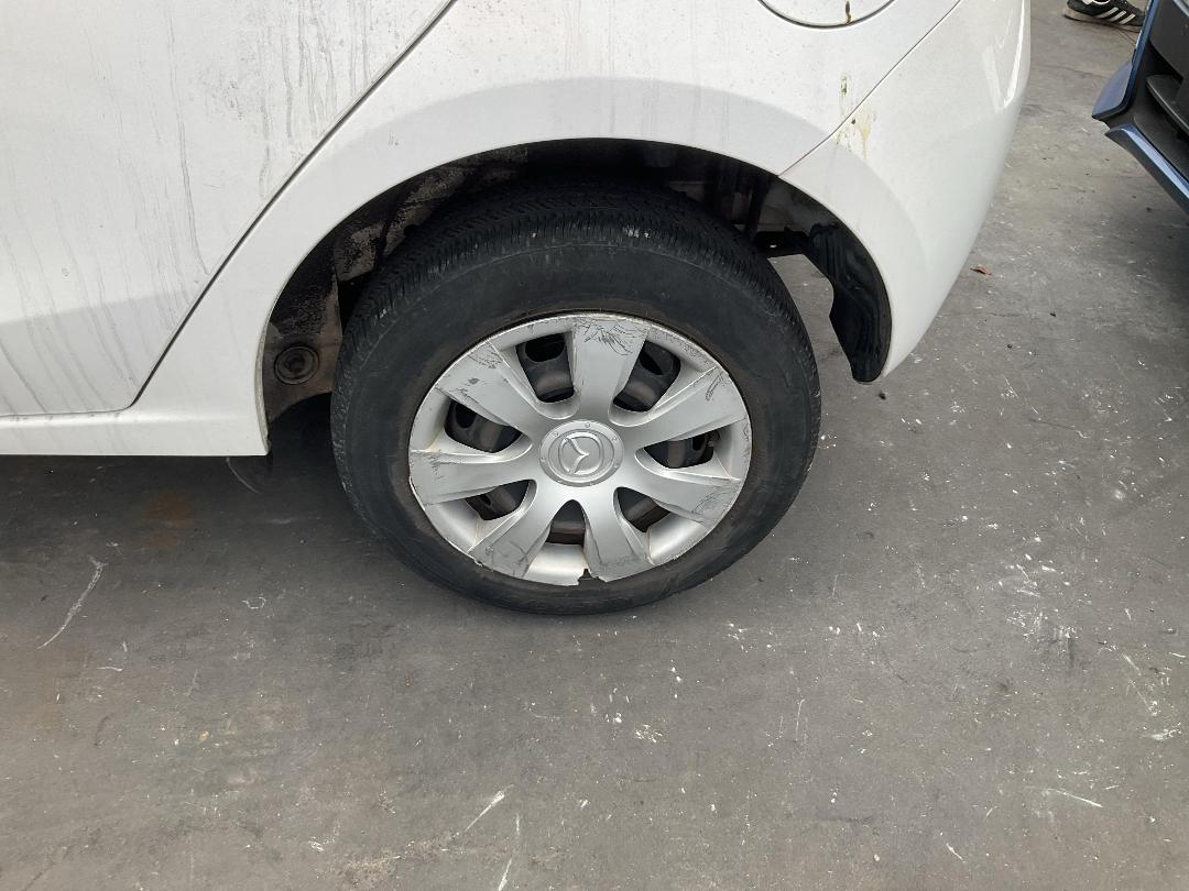 Photo '8' of Mazda Demio Photo '8' of Mazda Demio