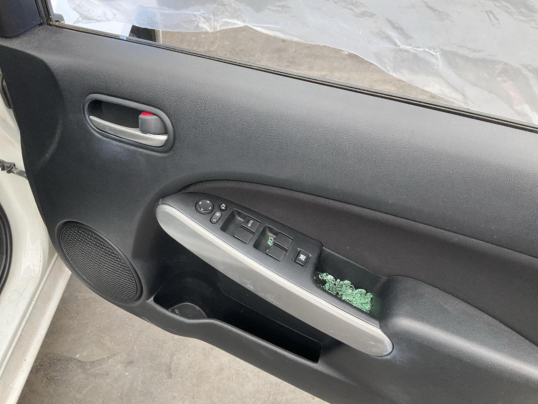 Photo '15' of Mazda Demio Photo '15' of Mazda Demio