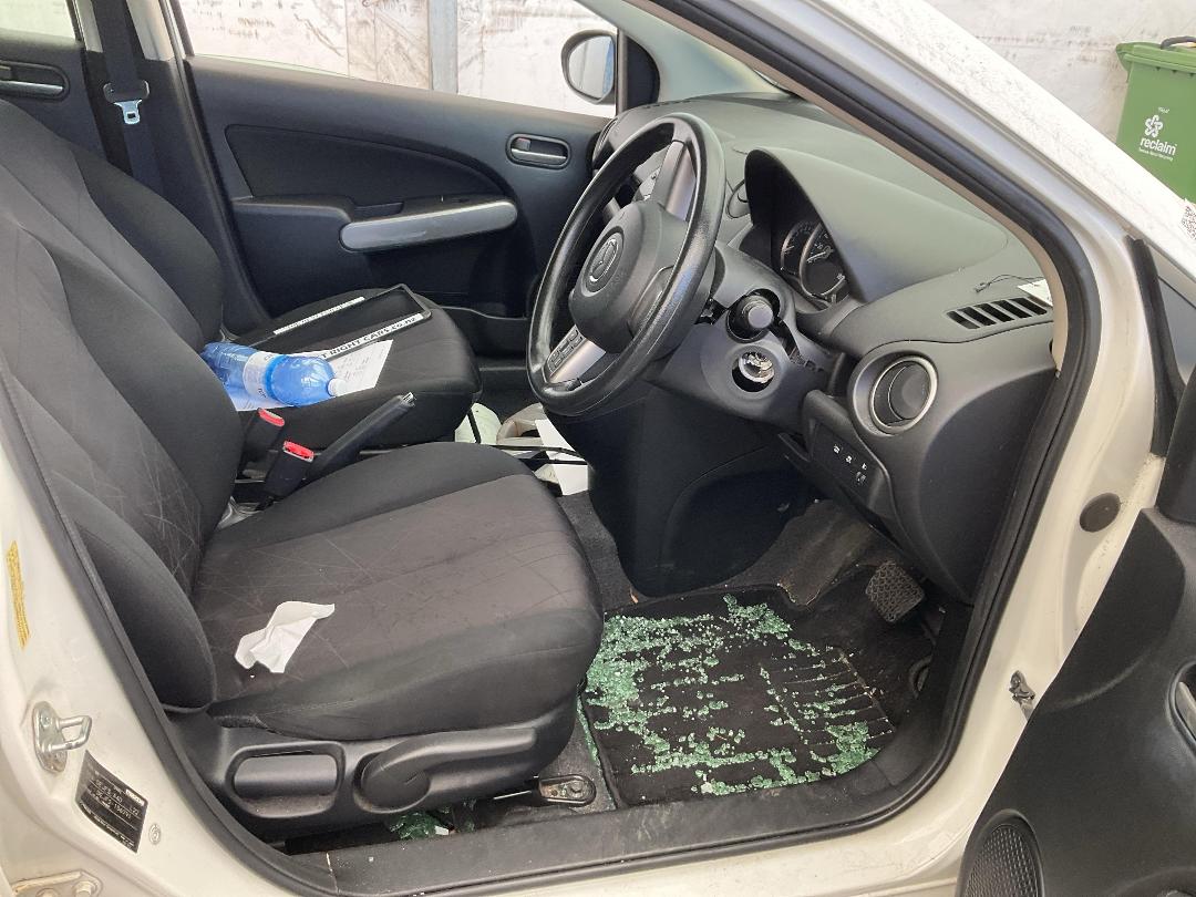 Photo '14' of Mazda Demio Photo '14' of Mazda Demio