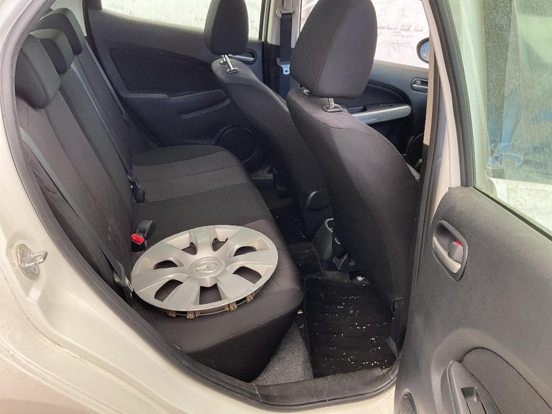 Photo '13' of Mazda Demio Photo '13' of Mazda Demio