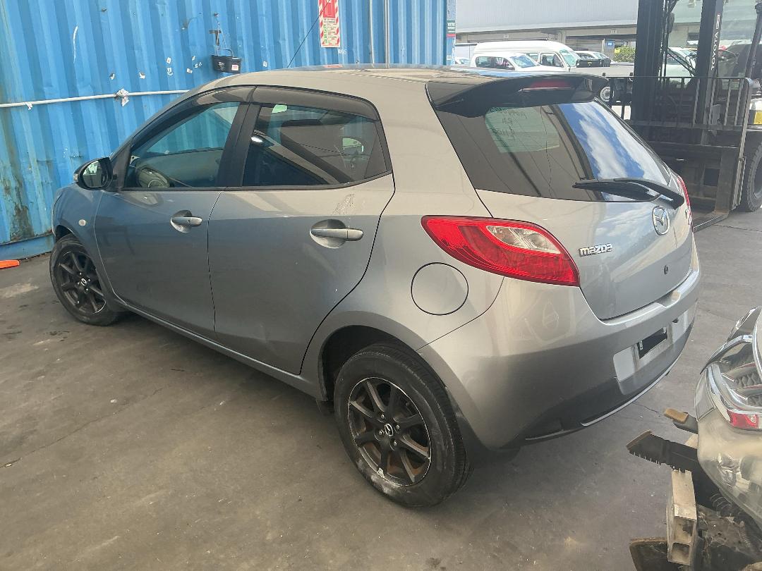 Photo '10' of Mazda Demio Photo '10' of Mazda Demio