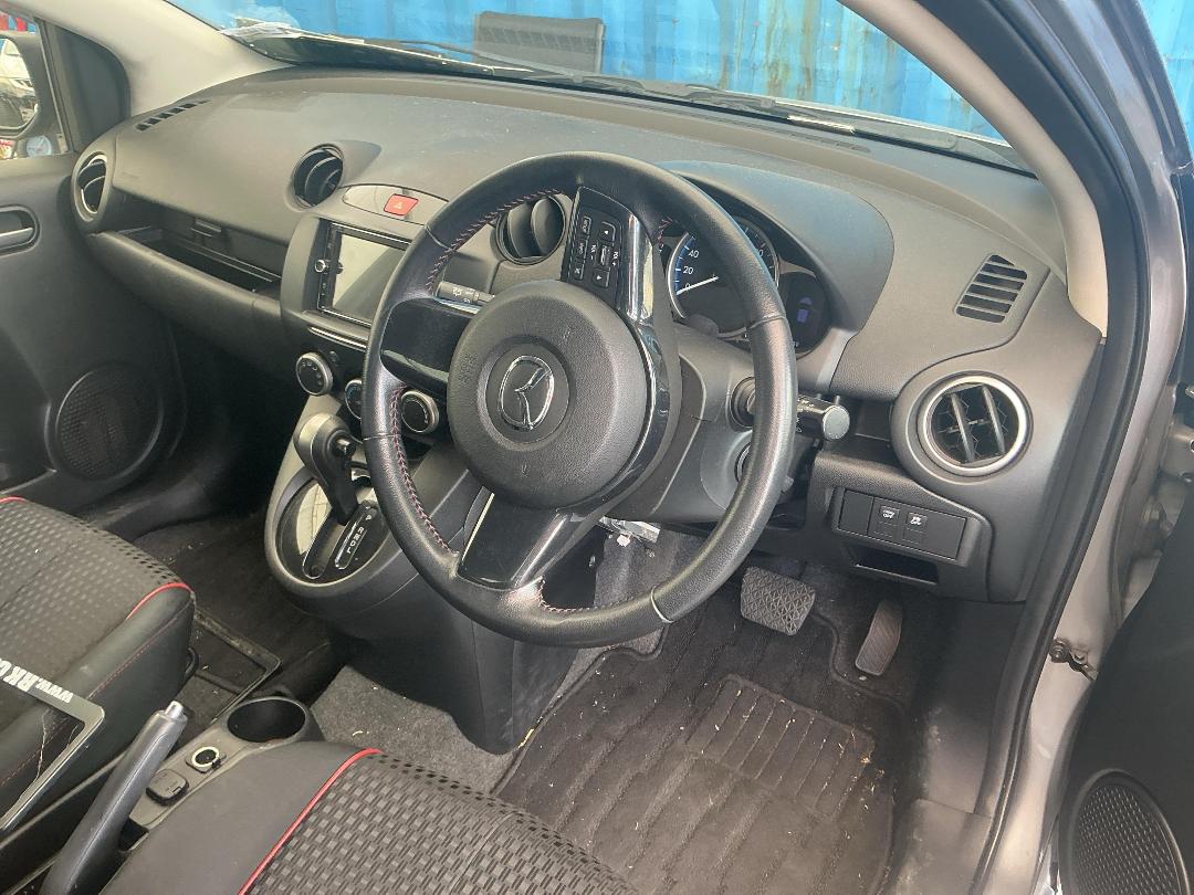 Photo '17' of Mazda Demio Photo '17' of Mazda Demio