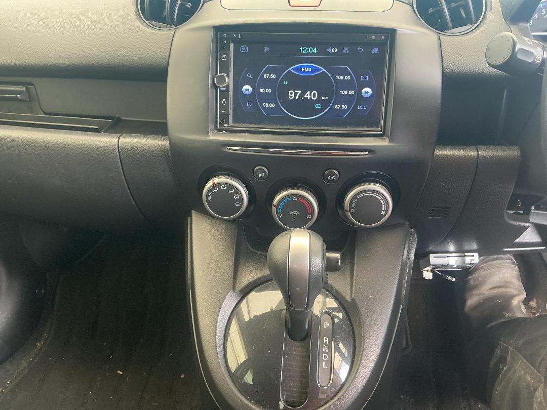 Photo '22' of Mazda Demio Photo '22' of Mazda Demio