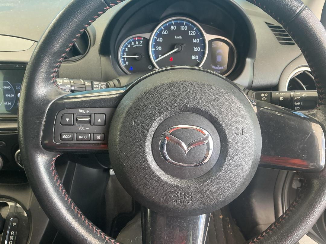 Photo '21' of Mazda Demio Photo '21' of Mazda Demio