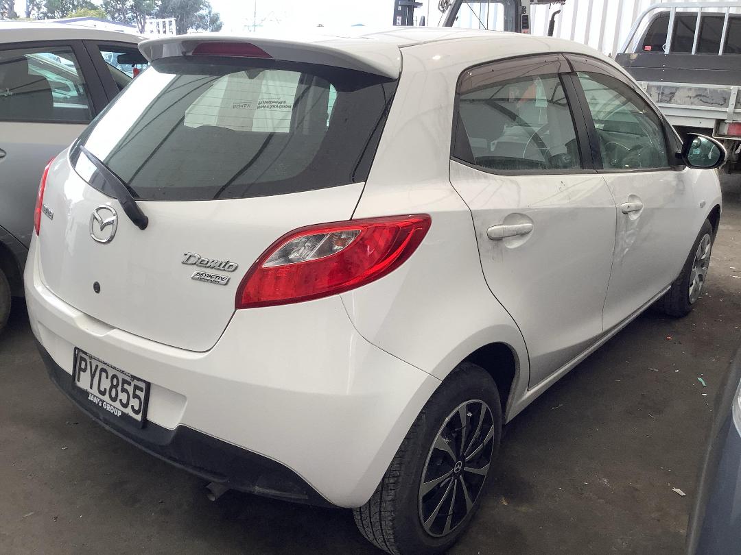 Photo '3' of Mazda Demio