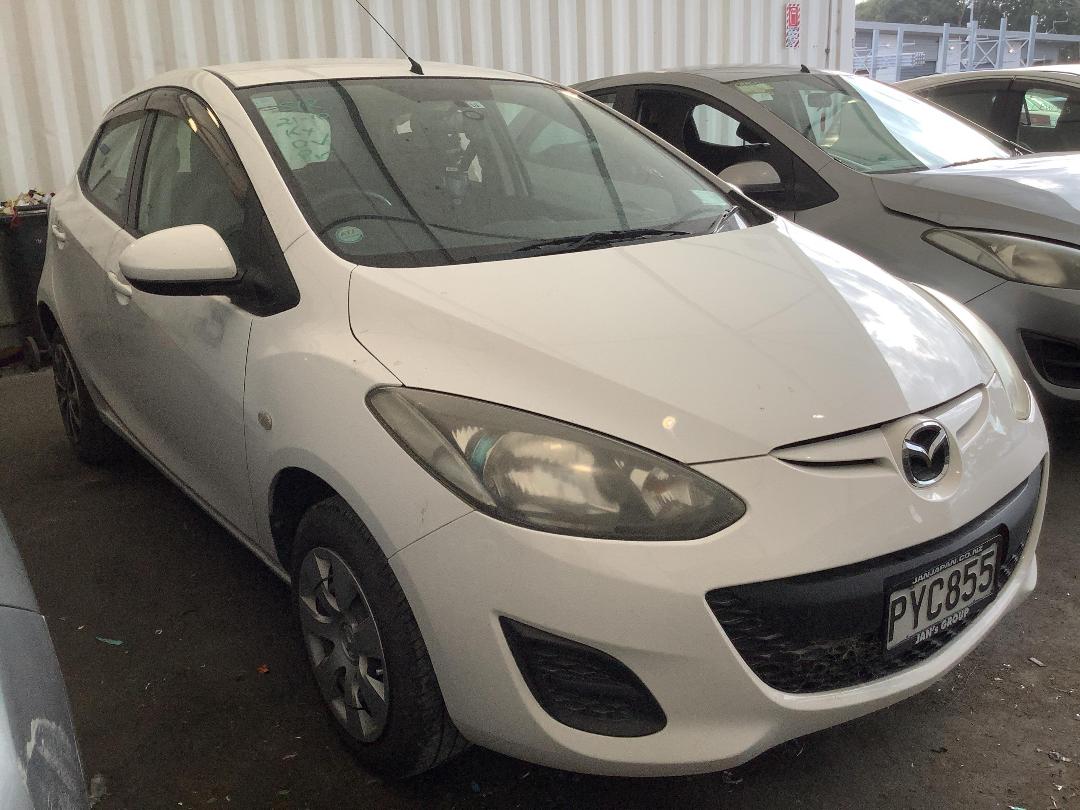 Photo '2' of Mazda Demio