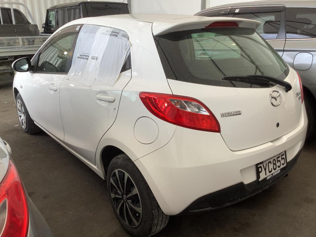 Photo '4' of Mazda Demio