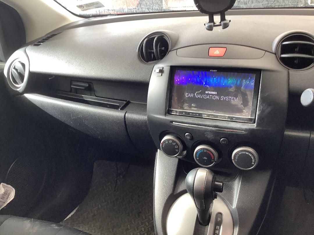 Photo '15' of Mazda Demio