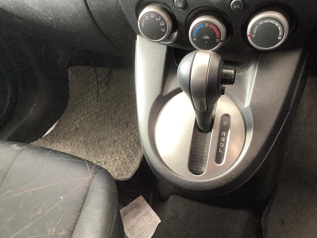 Photo '14' of Mazda Demio