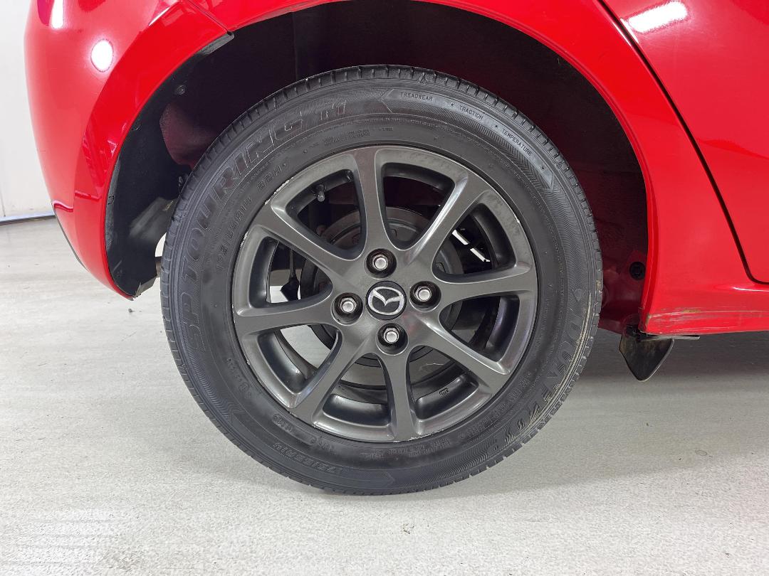 Photo '12' of Mazda Demio