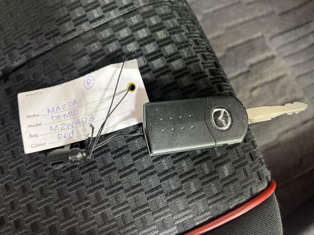 Photo '22' of Mazda Demio