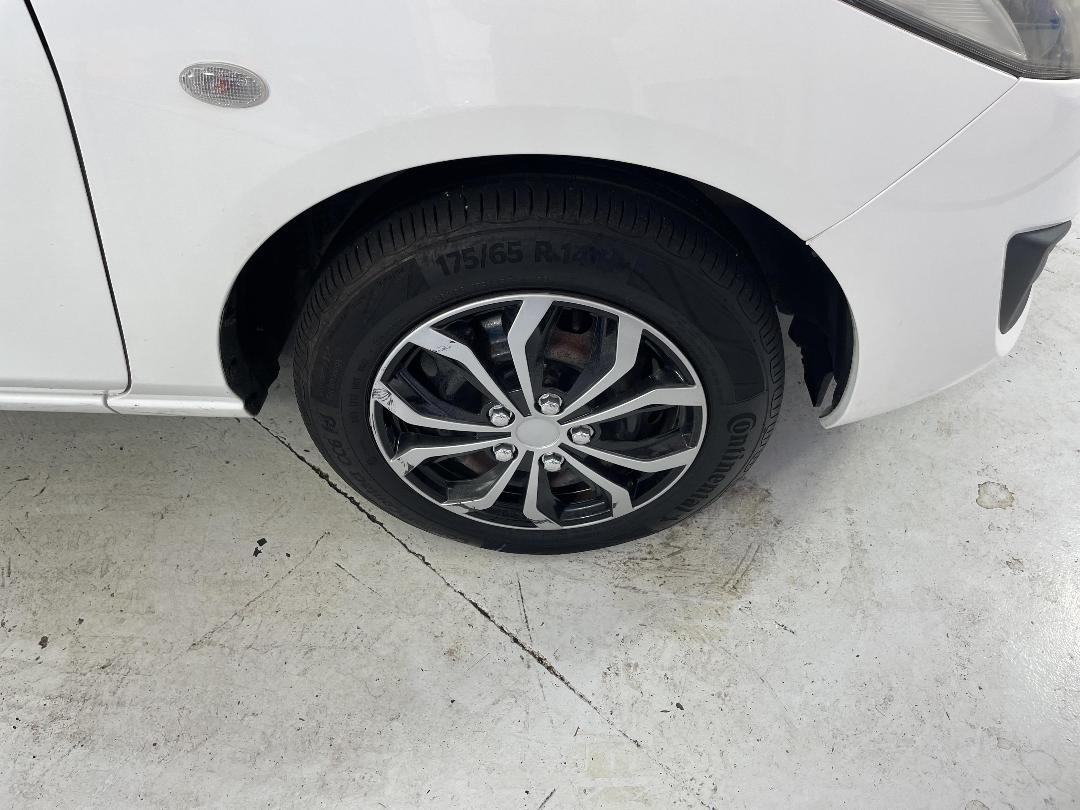 Photo '9' of Mazda Demio Photo '9' of Mazda Demio