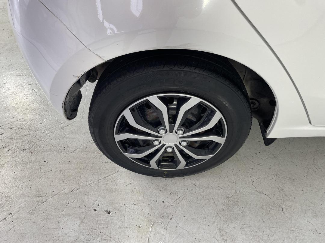 Photo '12' of Mazda Demio Photo '12' of Mazda Demio