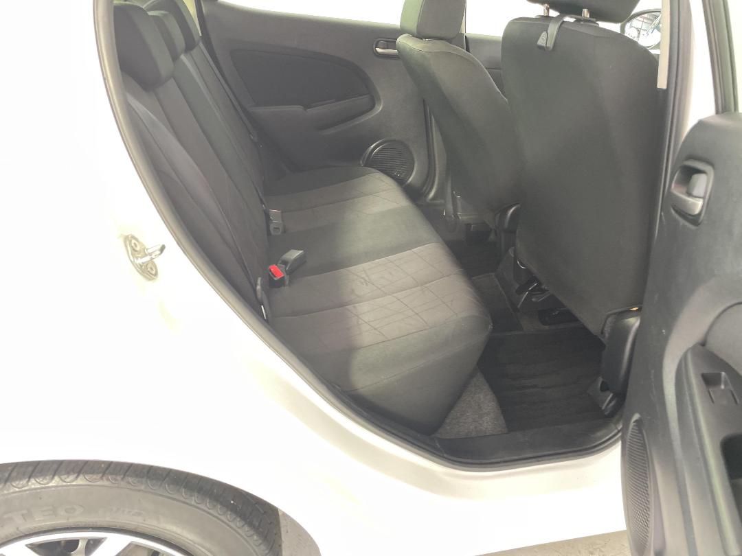 Photo '20' of Mazda Demio Photo '20' of Mazda Demio