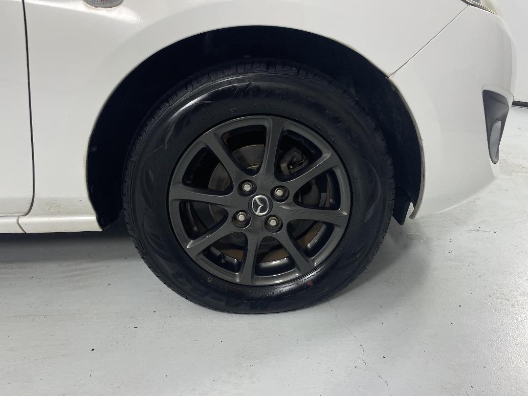 Photo '9' of Mazda Demio