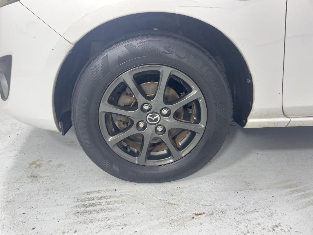 Photo '10' of Mazda Demio