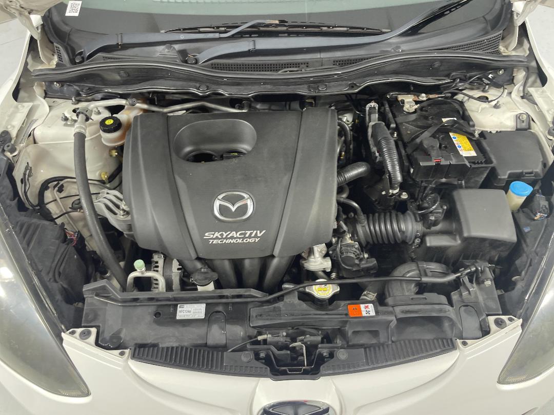 Photo '13' of Mazda Demio