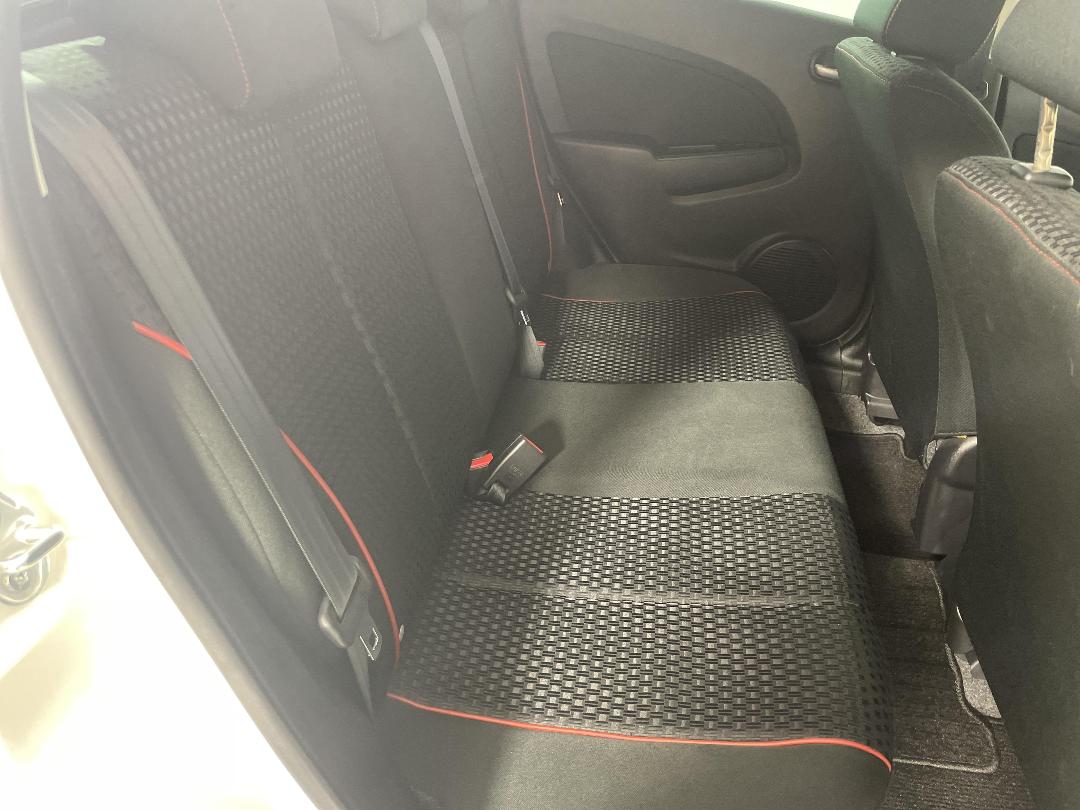 Photo '20' of Mazda Demio