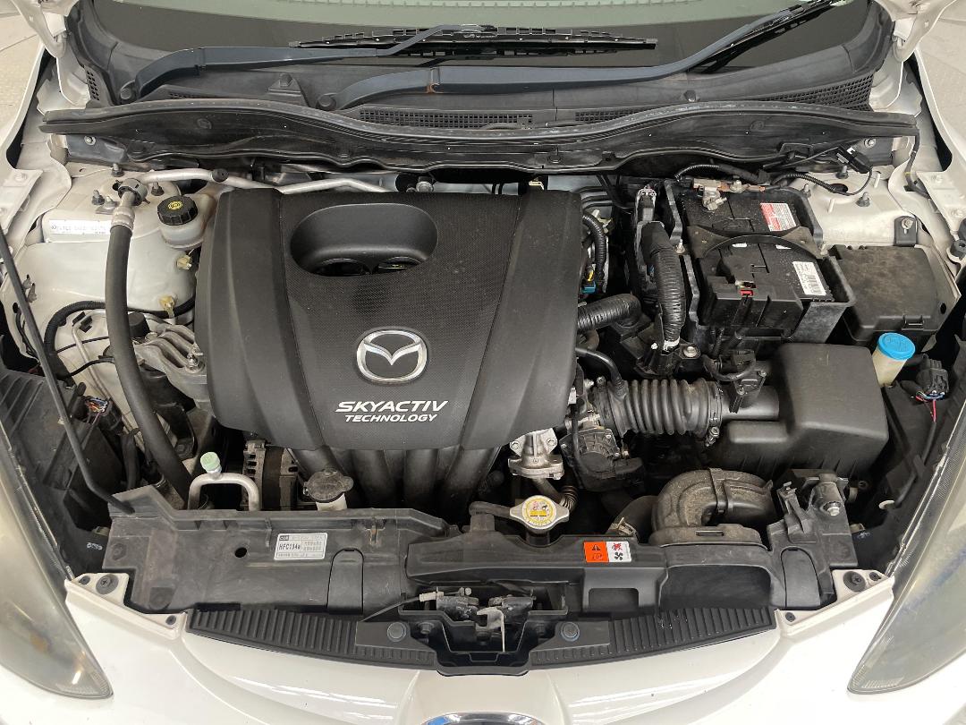 Photo '13' of Mazda Demio