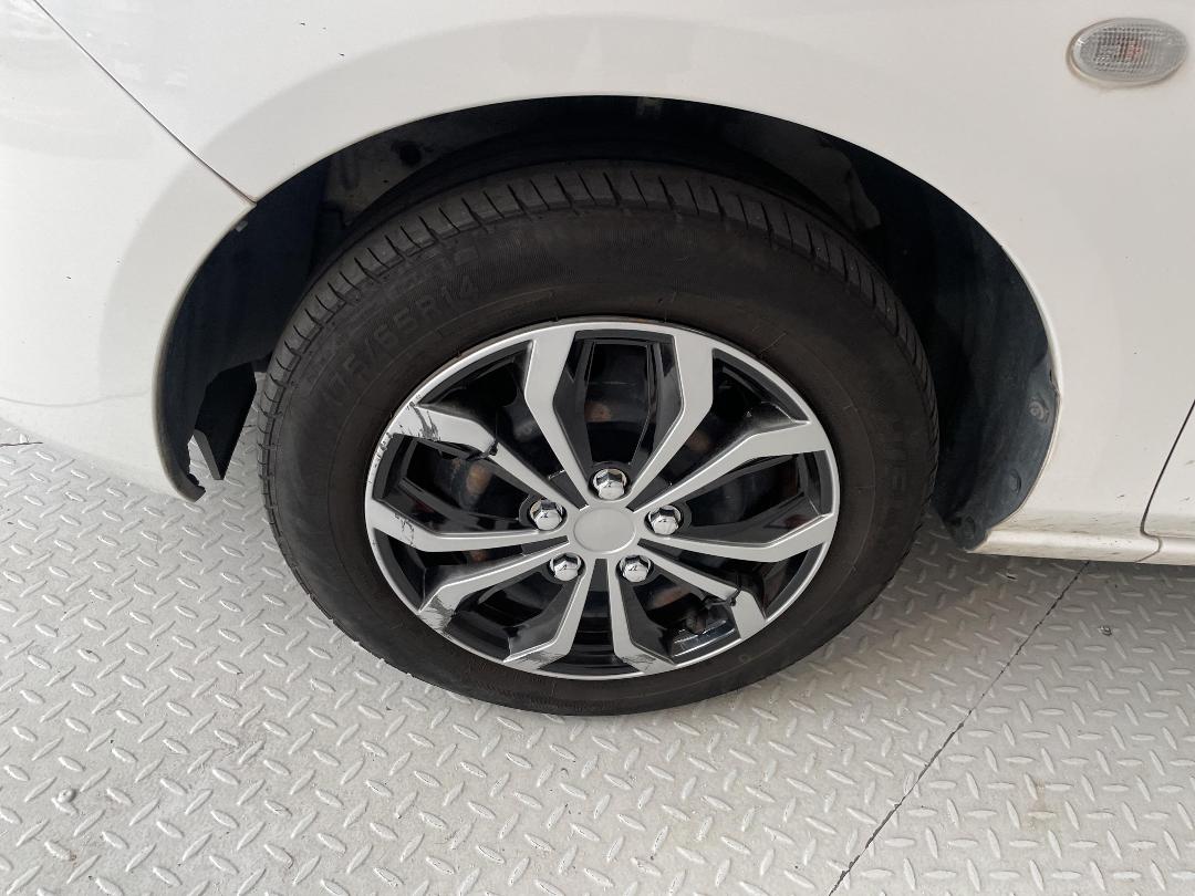 Photo '10' of Mazda Demio