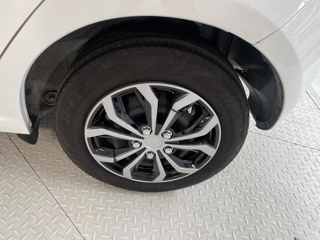 Photo '11' of Mazda Demio