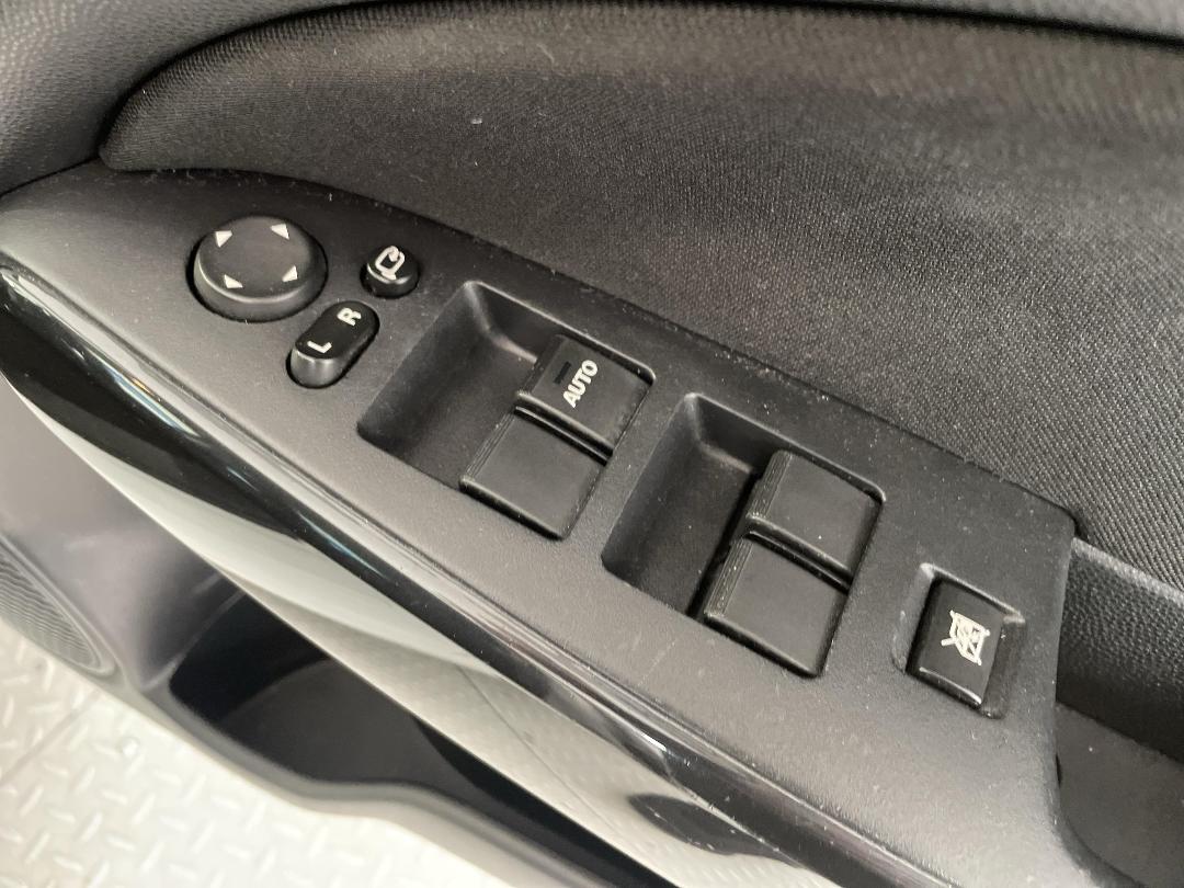 Photo '23' of Mazda Demio