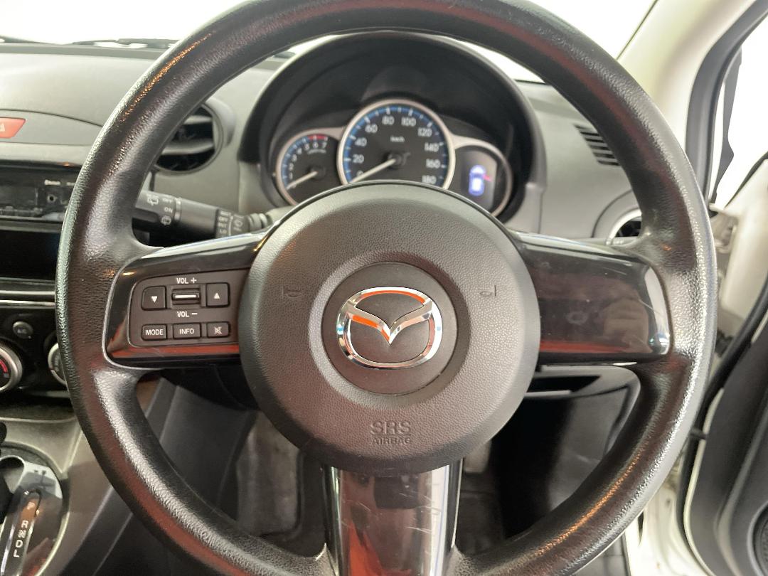 Photo '26' of Mazda Demio