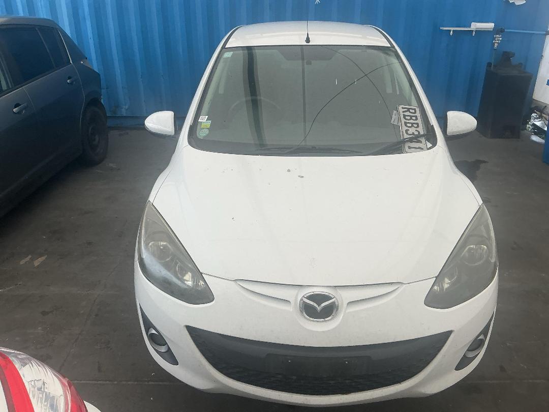 Photo '4' of Mazda Demio Photo '4' of Mazda Demio