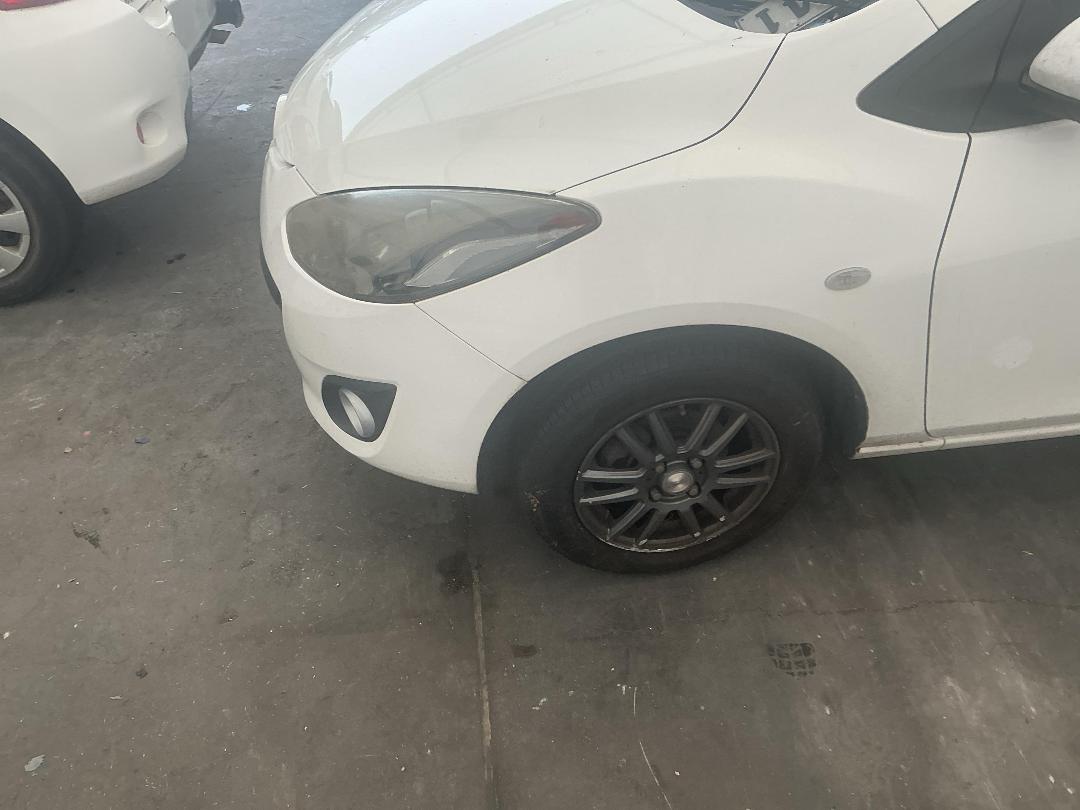 Photo '6' of Mazda Demio Photo '6' of Mazda Demio