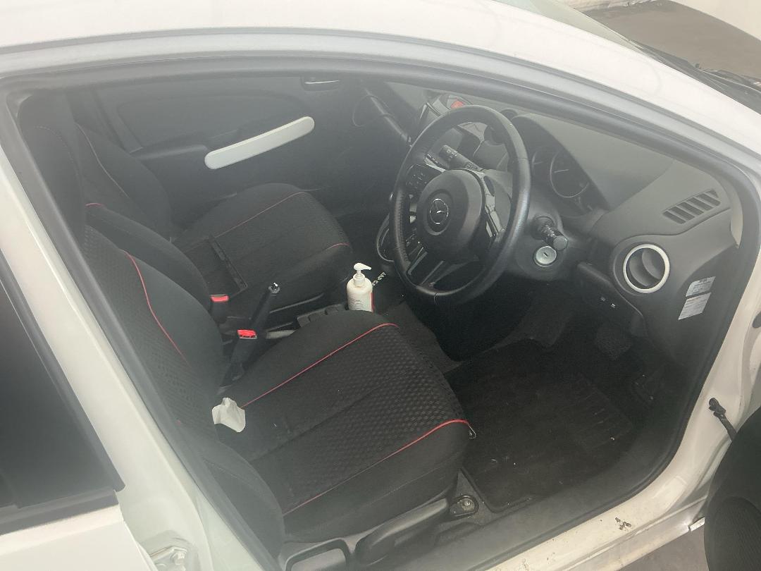 Photo '19' of Mazda Demio Photo '19' of Mazda Demio