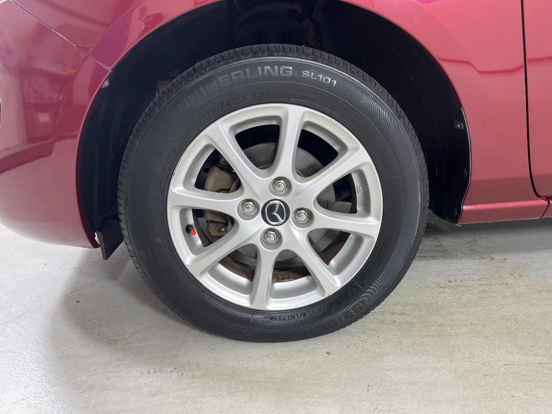 Photo '10' of Mazda Demio Photo '10' of Mazda Demio