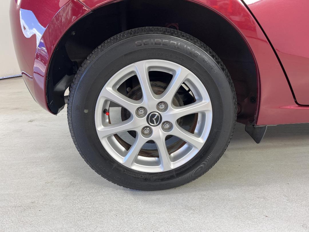 Photo '12' of Mazda Demio Photo '12' of Mazda Demio