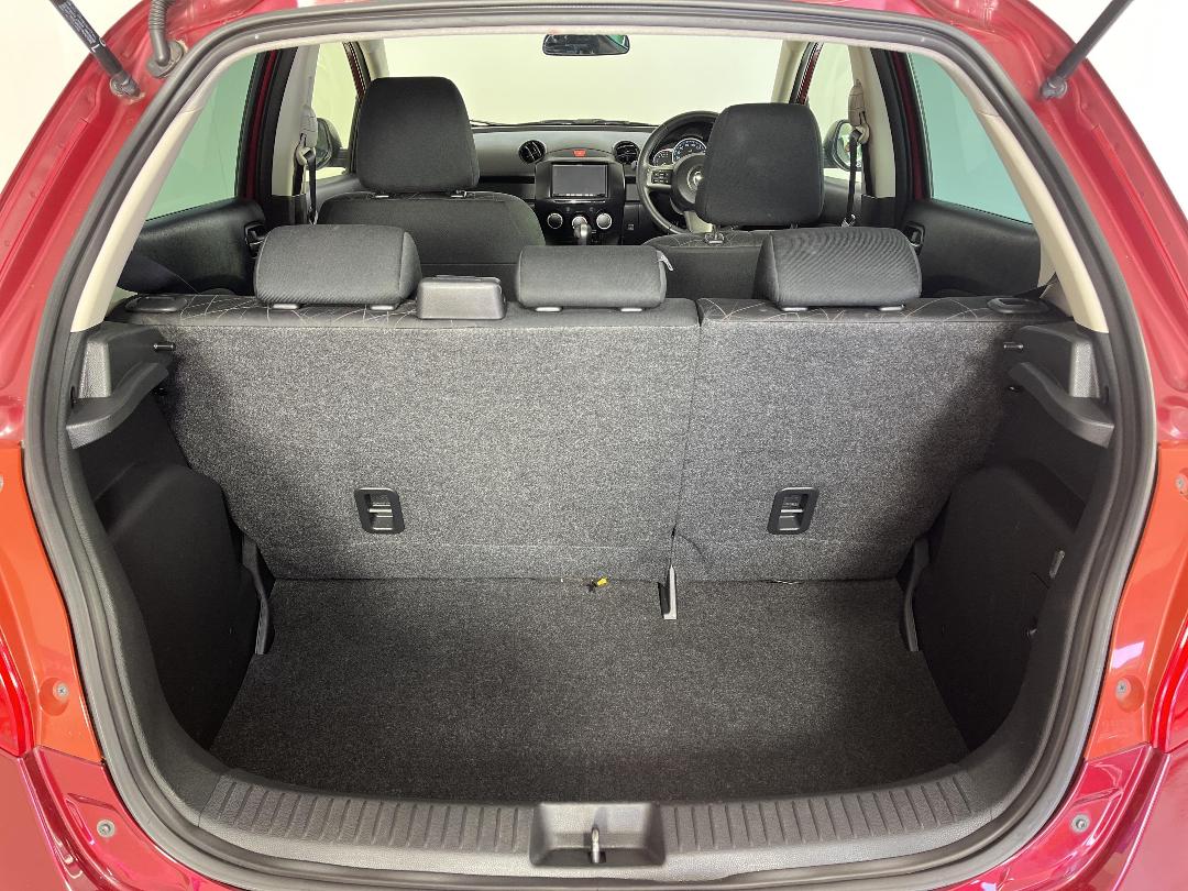 Photo '14' of Mazda Demio Photo '14' of Mazda Demio