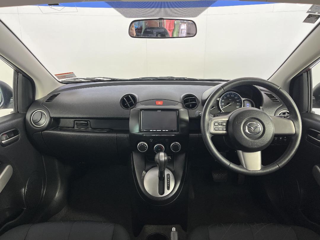 Photo '17' of Mazda Demio Photo '17' of Mazda Demio