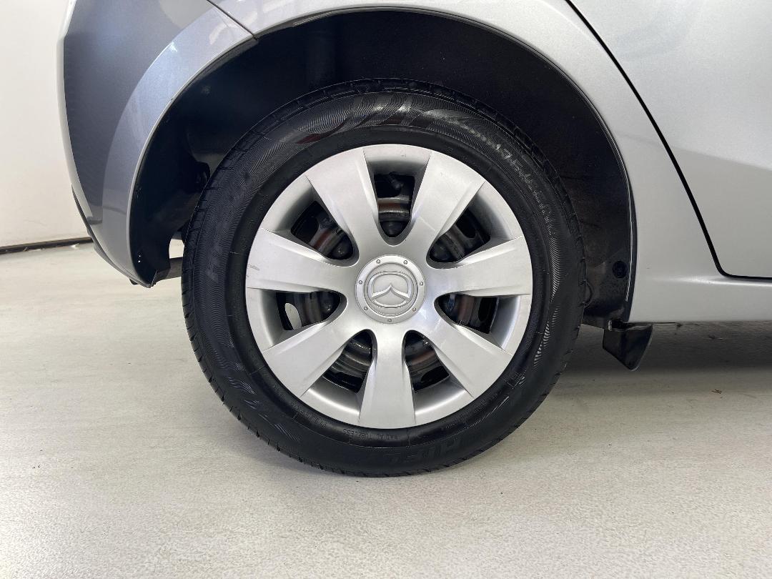 Photo '12' of Mazda Demio