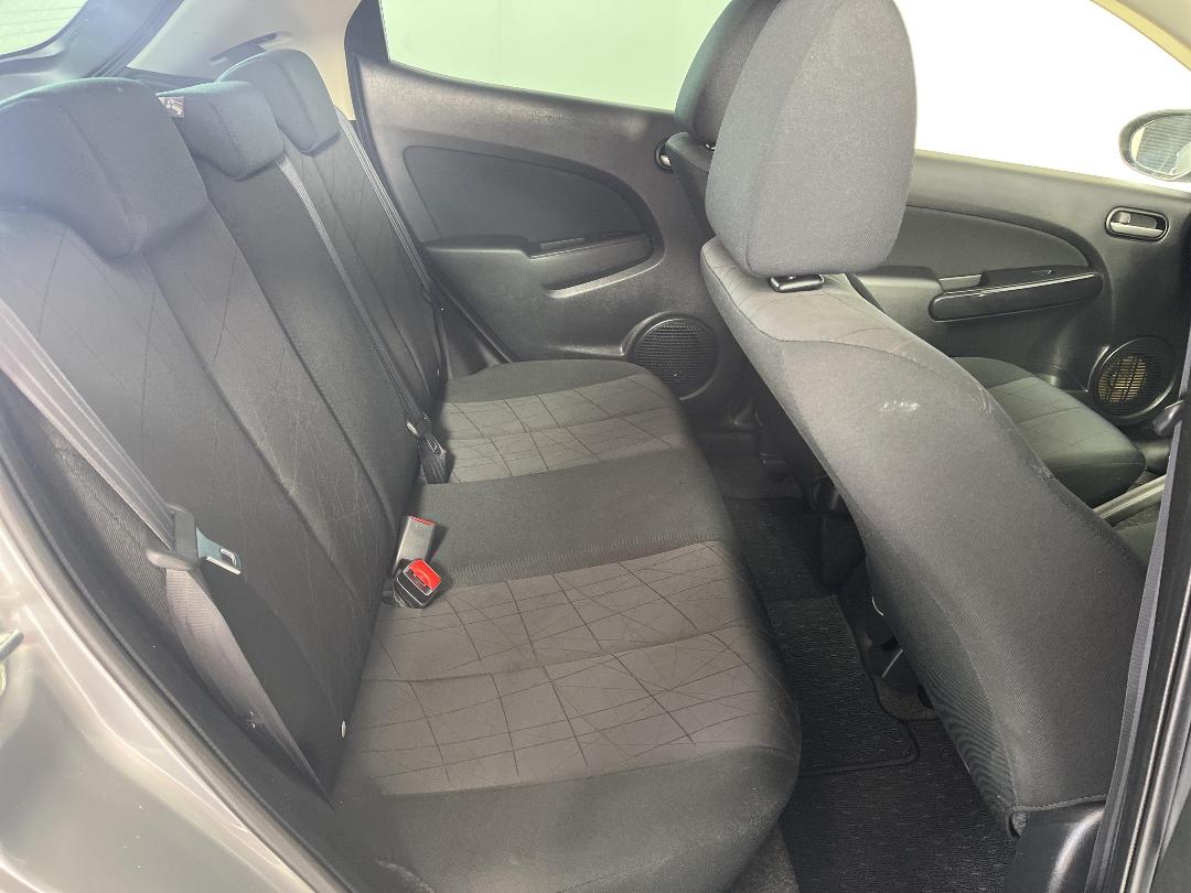 Photo '20' of Mazda Demio