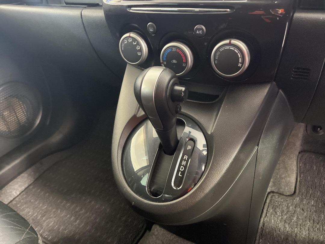 Photo '18' of Mazda Demio